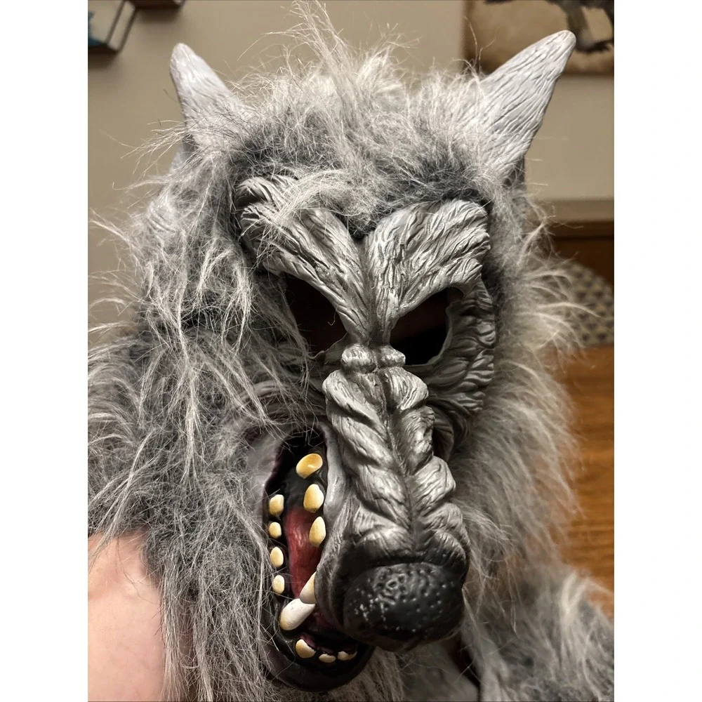 Spirit Of Halloween excellent
